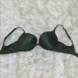 Victoria’s Secret Bombshell Bra 38C